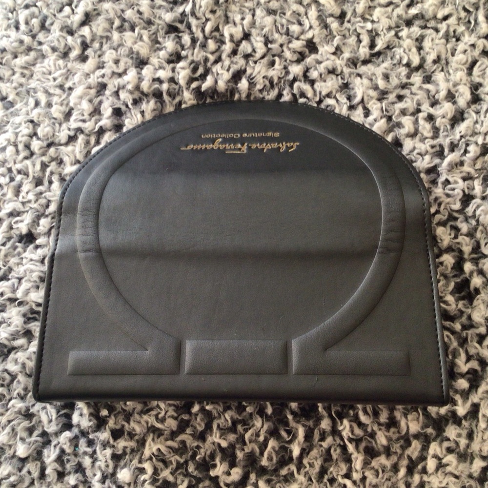 Salvatore Ferragamo Signature Collection Gancini Clutch and Slip Case - Picture 6 of 8